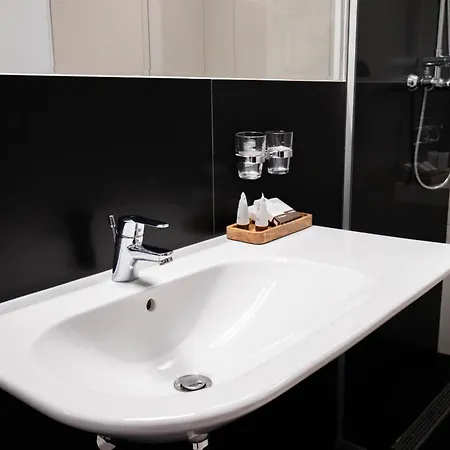 Ottimo 3* בראשוב